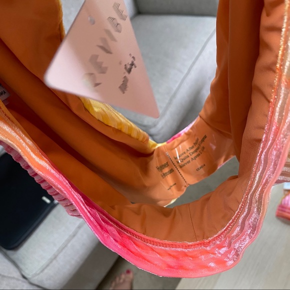 Dippin Daisy’s festival top & high waist bottoms - Picture 5 of 5